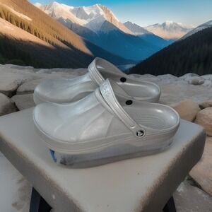 Crocs Clog White Unisex M12 Women Size 14 Slip On Shoes Garden Clogs Sandals Gym